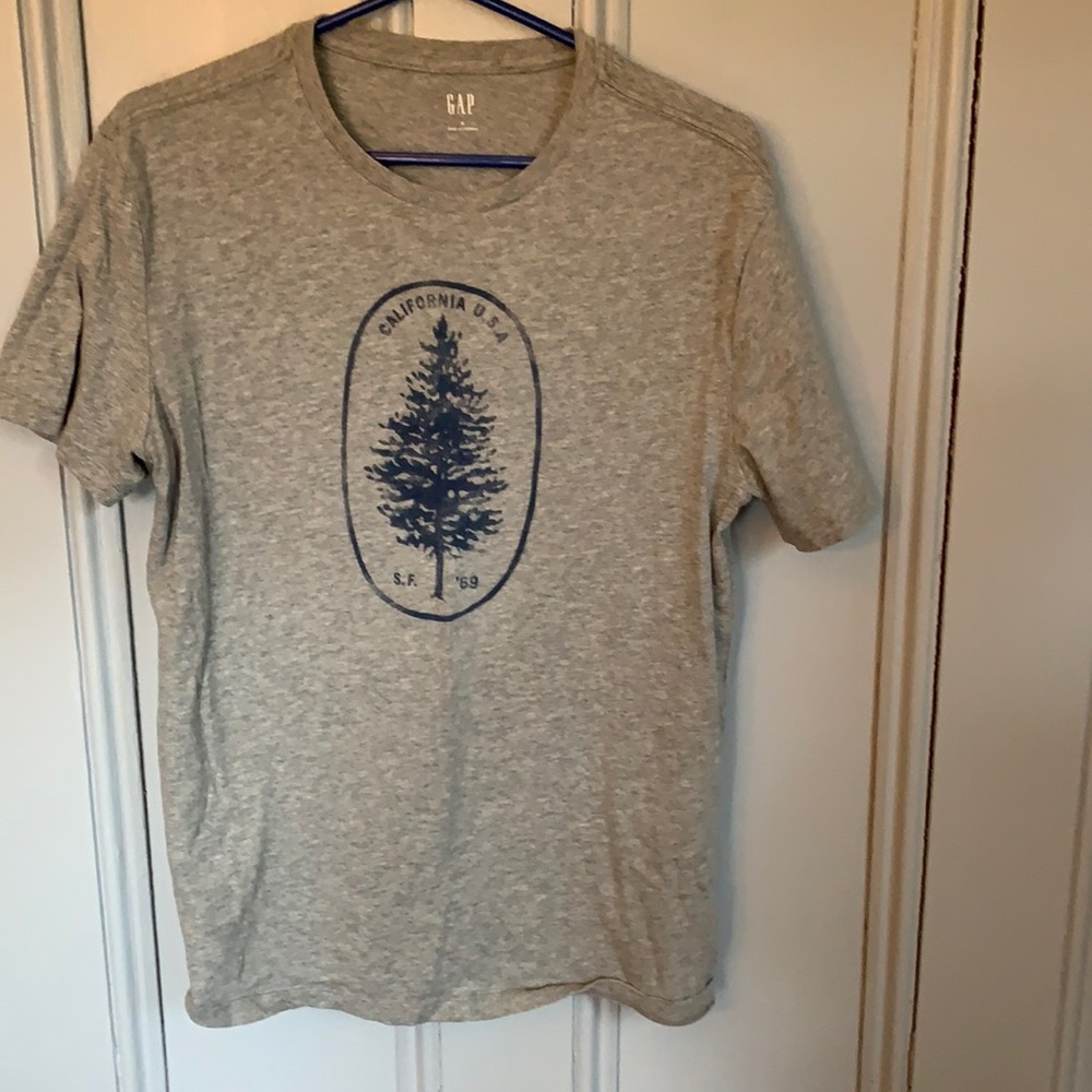 Gap tshirt